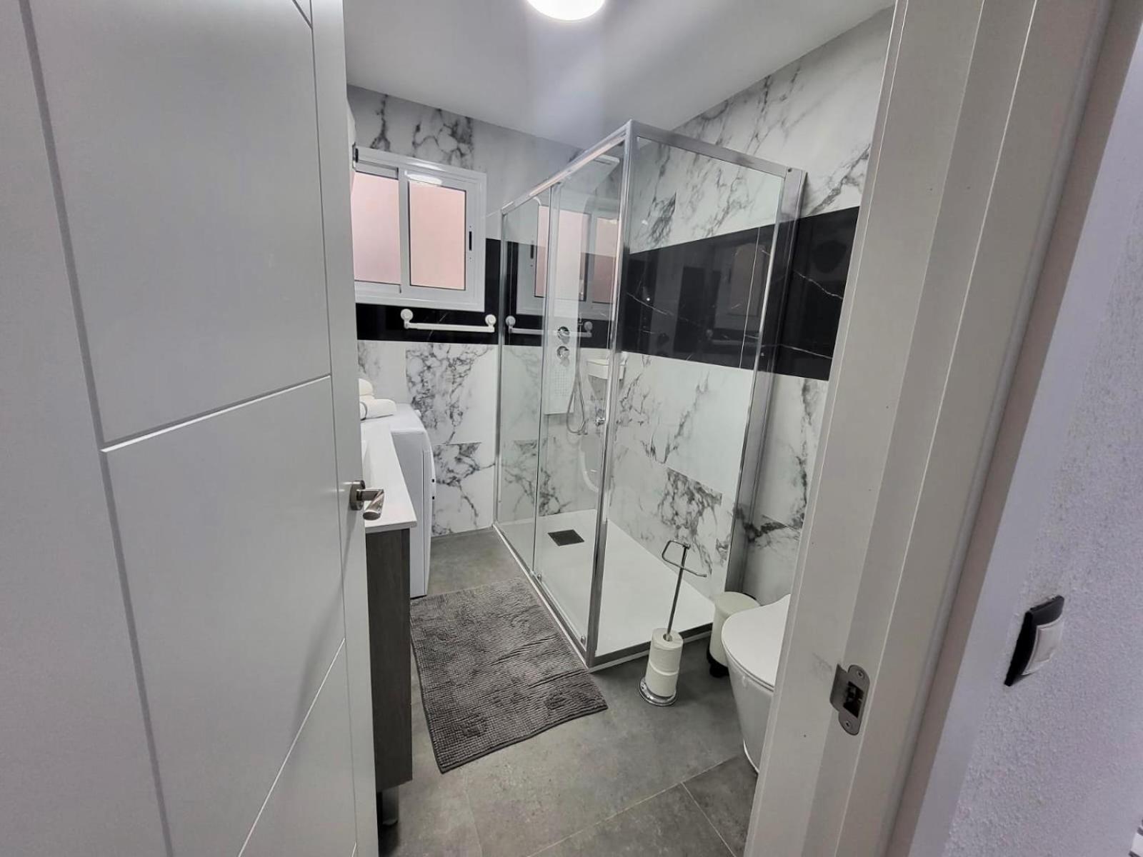 2 Bedrooms Flat + Balcony + Parking At Las Canteras Beach Las Palmas de Gran Canaria Esterno foto